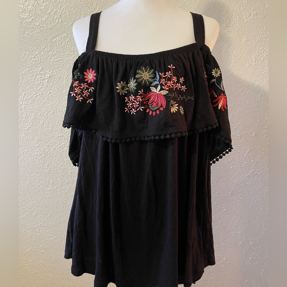 Time & Tru Embroidered Black Off-Shoulder Top